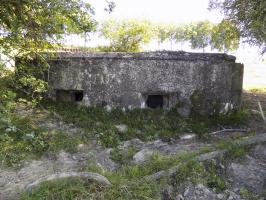 Ligne Maginot - 5 - BELLEVUE SUD - (Blockhaus pour arme infanterie) - Face frontale.
A noter, le créneau droit tire légèrement vers le droite.