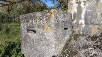 Ligne Maginot - DIGUE DE REMERING 1 - R114 - (Blockhaus pour arme infanterie) - Créneaux de défense rapprochée de l'entrée