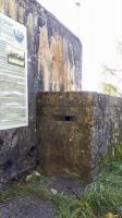 Ligne Maginot - DIGUE DE REMERING 1 - R114 - (Blockhaus pour arme infanterie) - Créneau de défense rapprochée de l'entrée