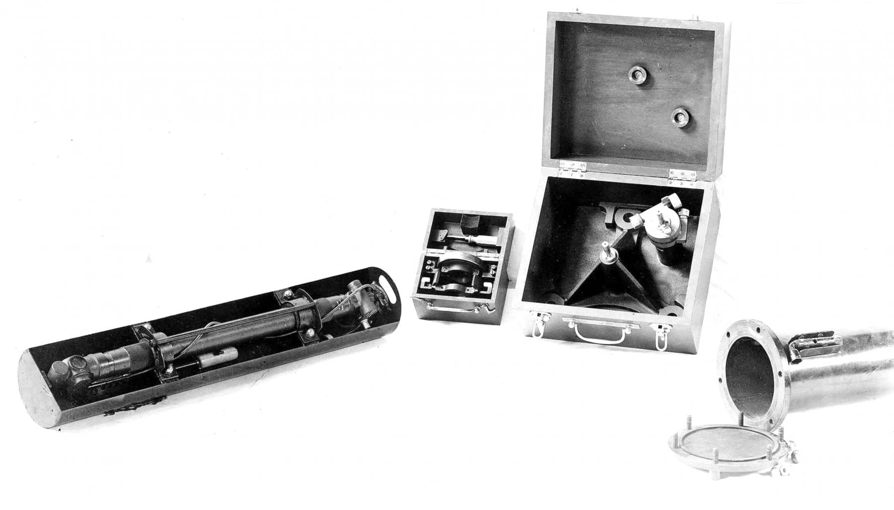 Ligne Maginot - Periscope de secours P8 - Conditionnement du périscope, boite étanche et boites accessoires
Photo extraite de la notice sur le périscope P8 d'aout 1936