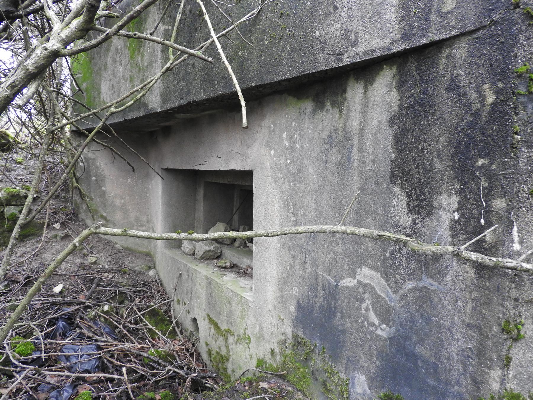 Ligne Maginot - WOLFSREDGEN EST - (Blockhaus pour canon) - Le créneaux de flanquement pour mitrailleuse. - STENGER Mathieu