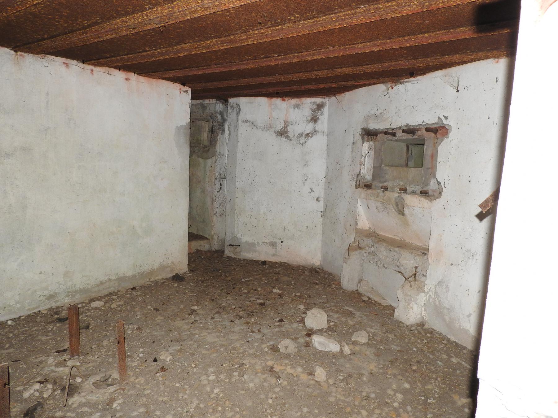 Ligne Maginot - WOLFSREDGEN EST - (Blockhaus pour canon) - L'intérieur du blockhaus. - STENGER Mathieu