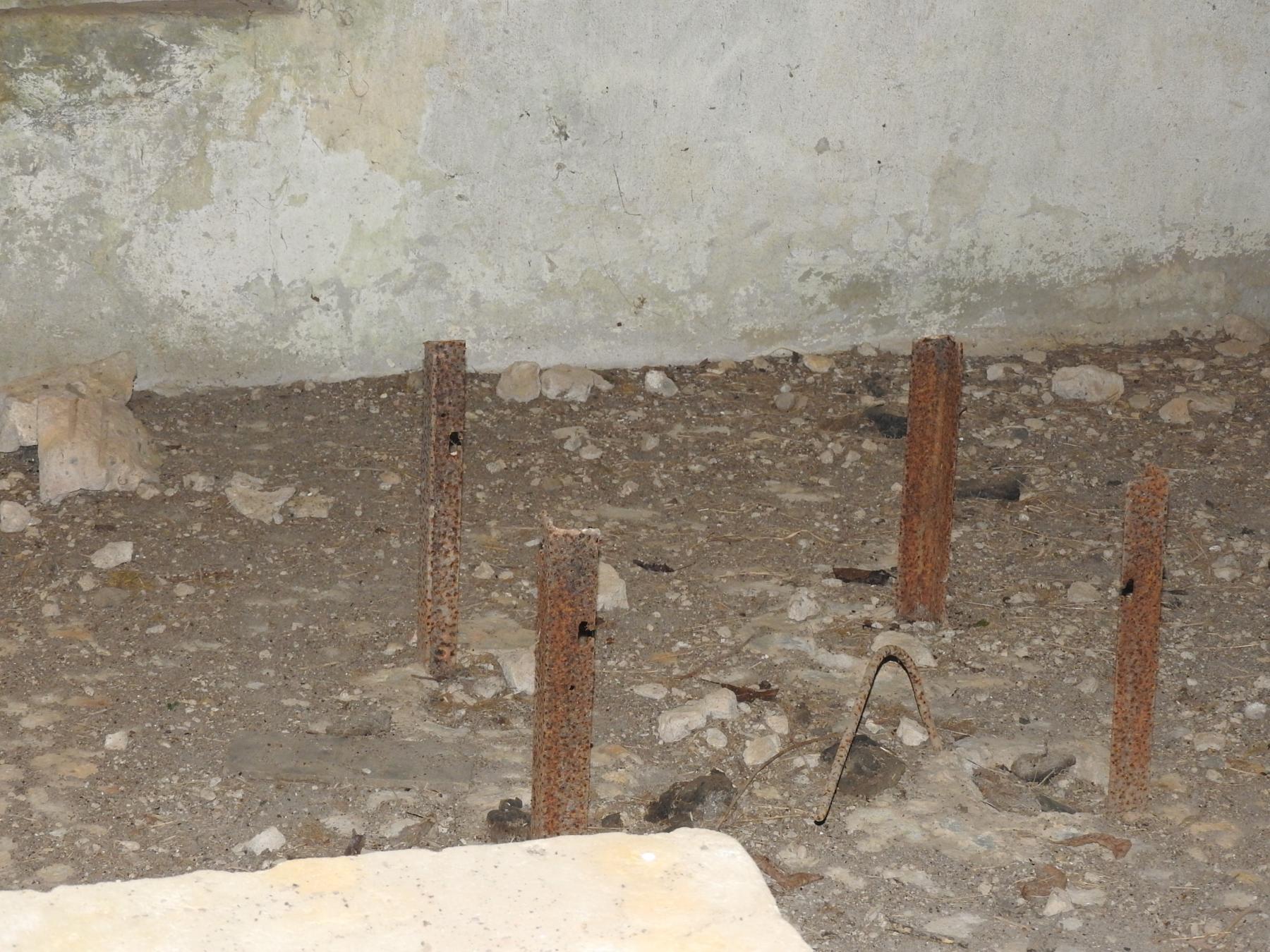 Ligne Maginot - WOLFSREDGEN EST - (Blockhaus pour canon) - L'armature métallique du deuxième massif de fixation. - STENGER Mathieu