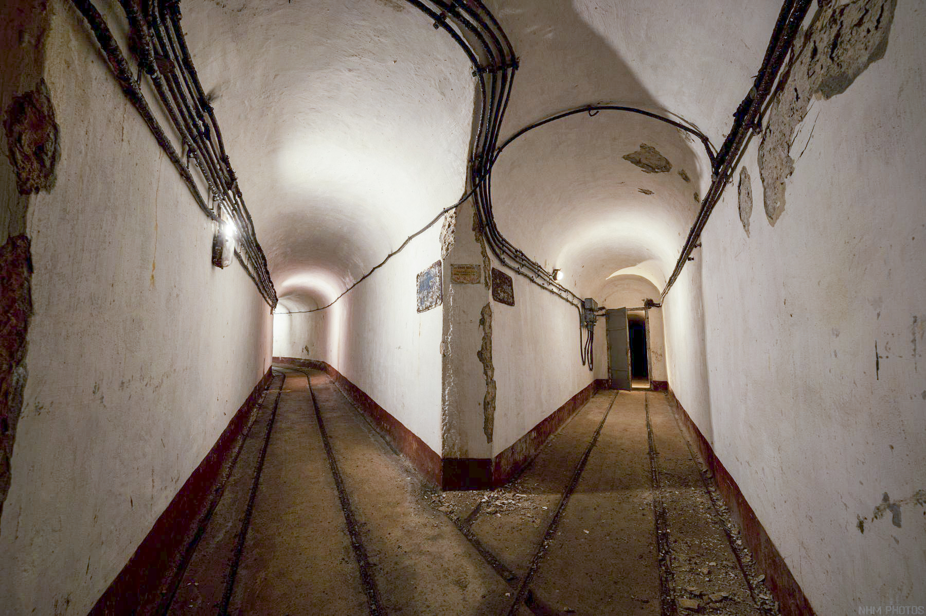 Ligne Maginot - JANUS - (Ouvrage d'artillerie) - Croisement entre le bloc 8 (la galerie qui part à gauche) et le reste de l'ouvrage - Nicolas GUTH