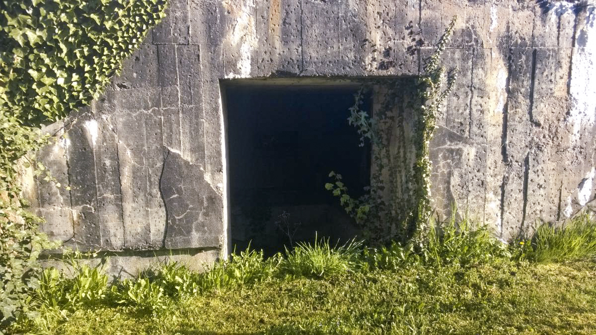 Ligne Maginot - C11 - USINE ELECTRIQUE 2 - (Blockhaus pour canon) - Sur terrain privé aujourd'hui - jin jac