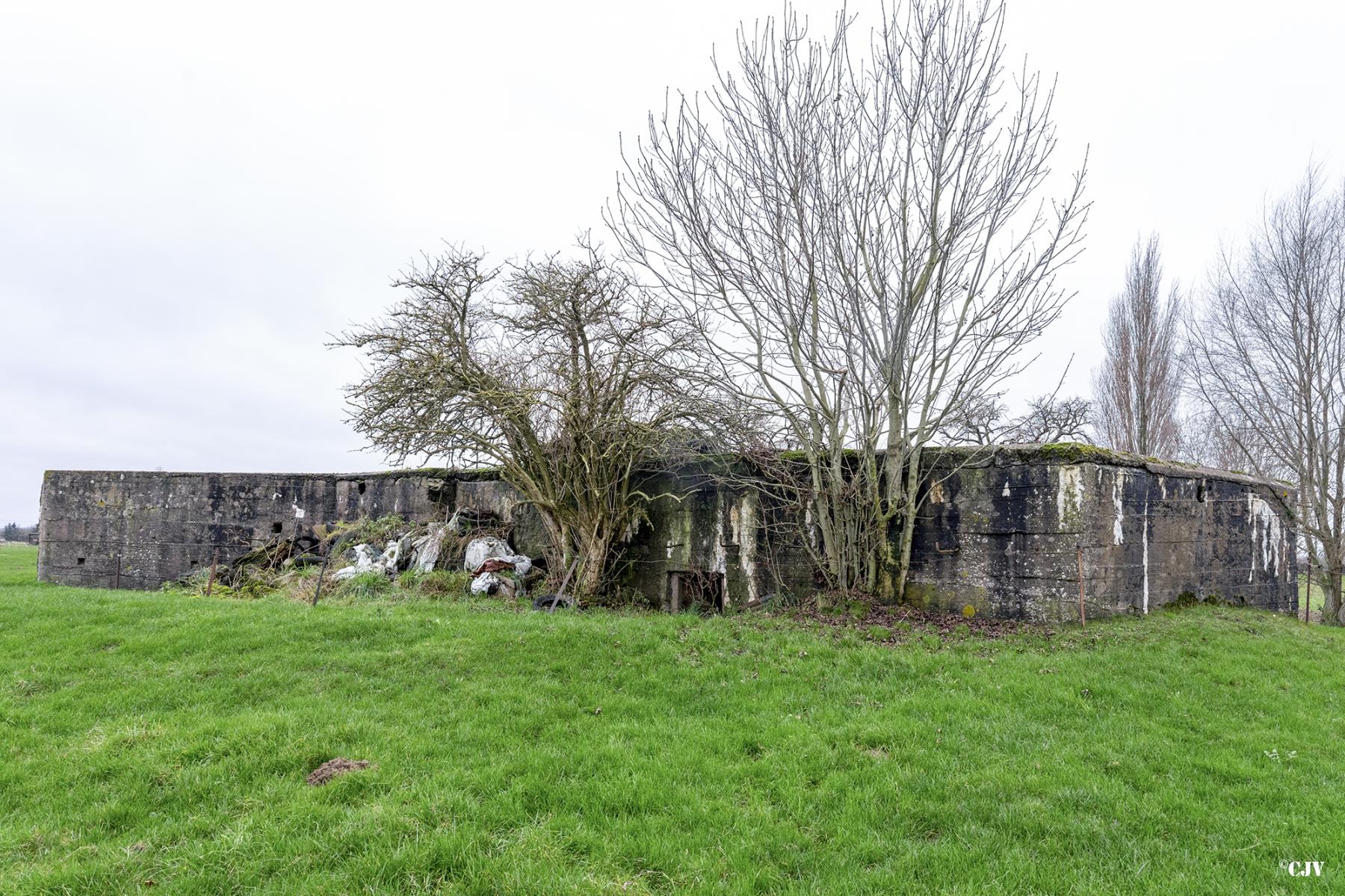 Ligne Maginot - BEF 10 - CHATEAU DES BOIS EST - (Abri) - Coté arrière - Lia VERMEULEN