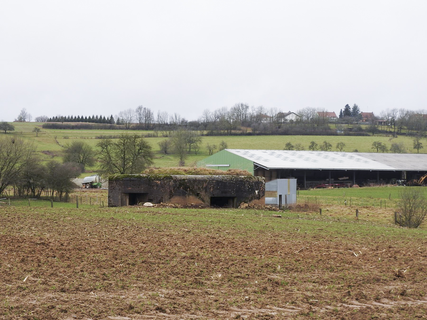 Ligne Maginot - MITTELSMUEHLE OUEST - (Blockhaus pour canon) - Le blockhaus vu depuis l'Est. - STENGER Mathieu