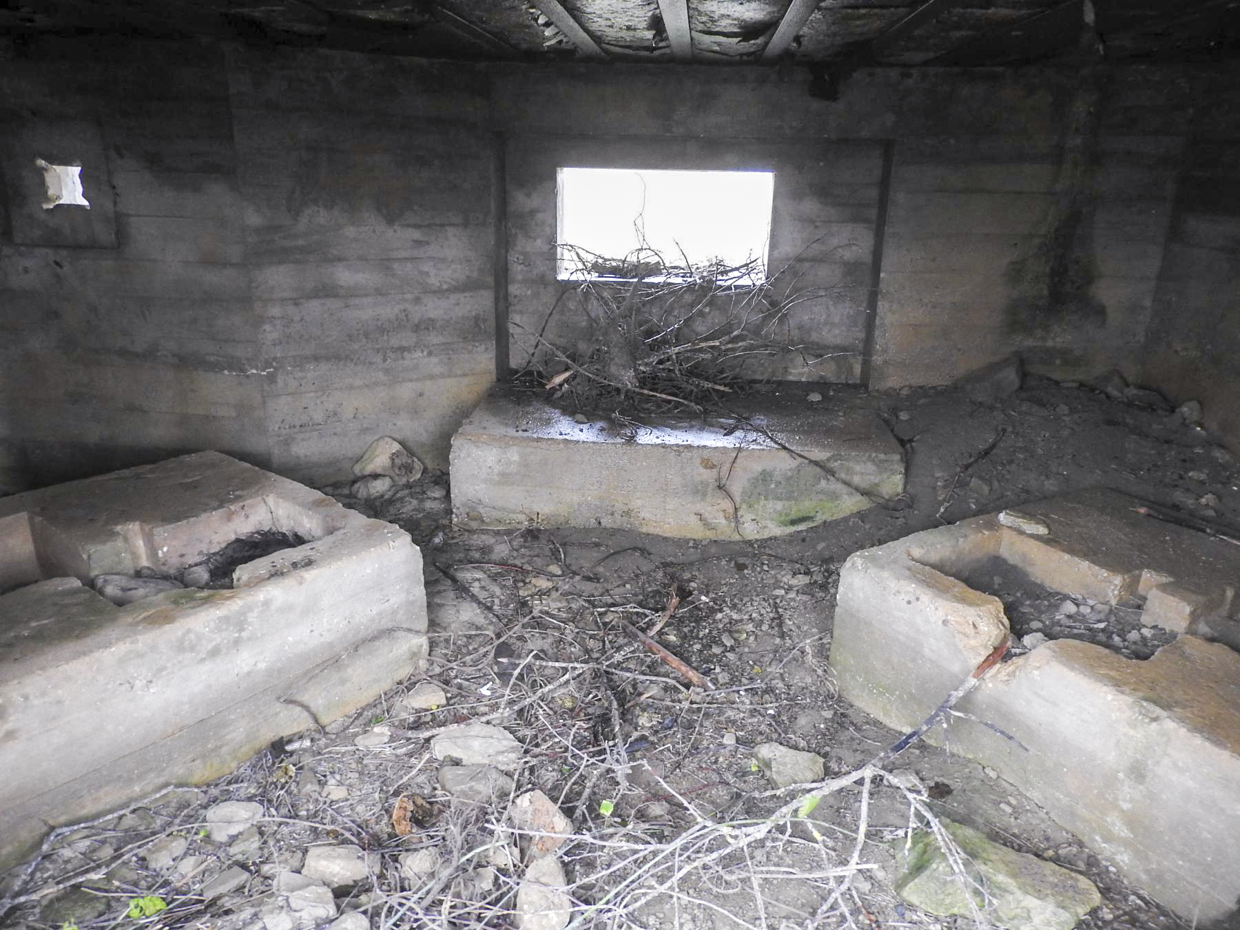 Ligne Maginot - MITTELSMUEHLE OUEST - (Blockhaus pour canon) - La chambre de tir pour le canon anti-char vue depuis l'entrée matériel. - STENGER Mathieu
