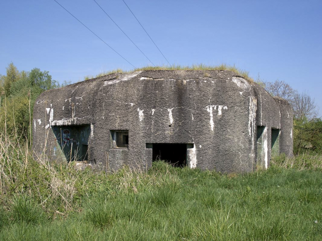 Ligne Maginot - A90 - BREVILLY A - (Blockhaus lourd type STG / STG-FCR - Simple) - Face sud - R Tucker