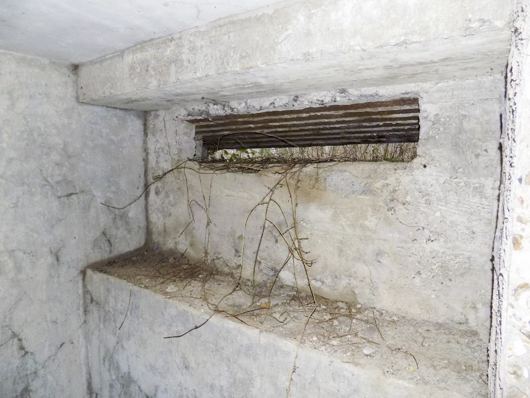 Ligne Maginot - 103 - CHATEAU BELLEVUE - (Blockhaus lourd type STG / STG-FCR - Double) - Créneau observation - R Tucker