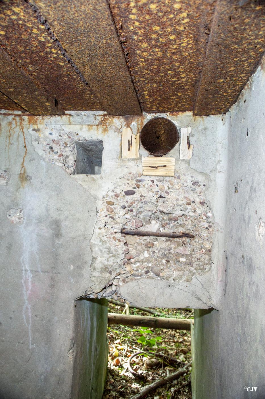 Ligne Maginot - LANGSTWALD 5 - (Blockhaus pour canon) - L'entrée des hommes - Lia VERMEULEN