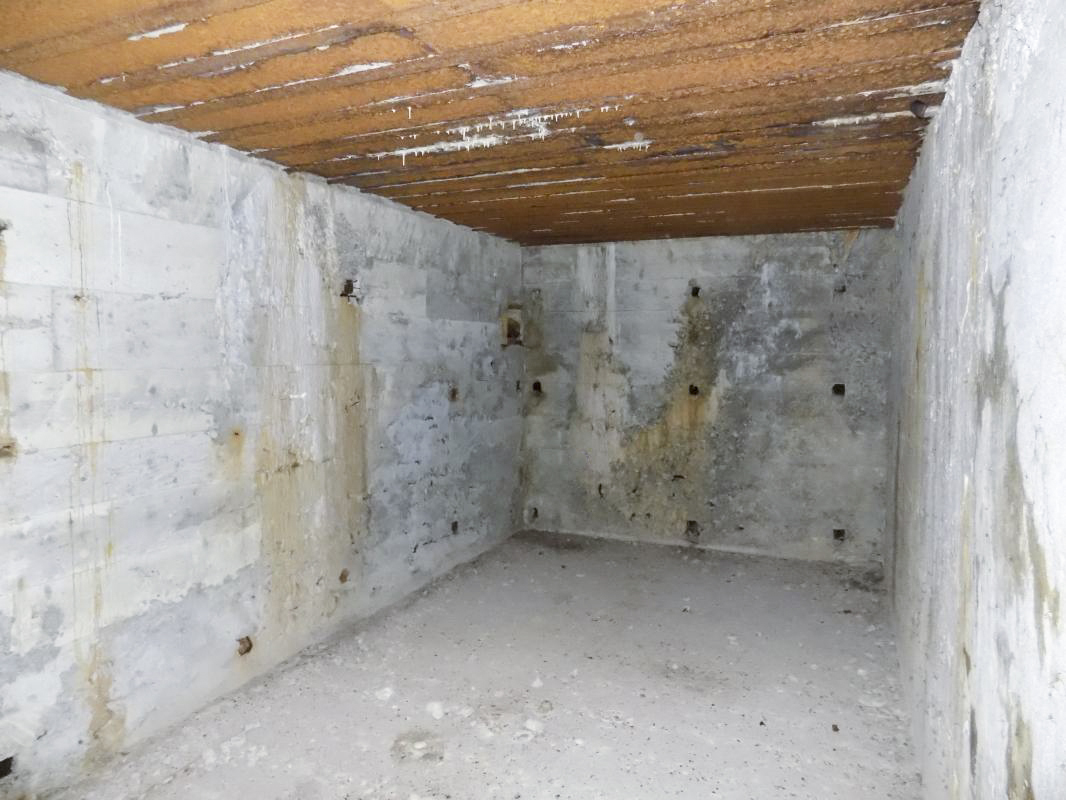 Ligne Maginot - LA BERLIERE (55° CA) - (PC de Secteur) - Deuxième salle vers le nord-est (derrière la ligne des dix bureaux/salles). - Richard Tucker