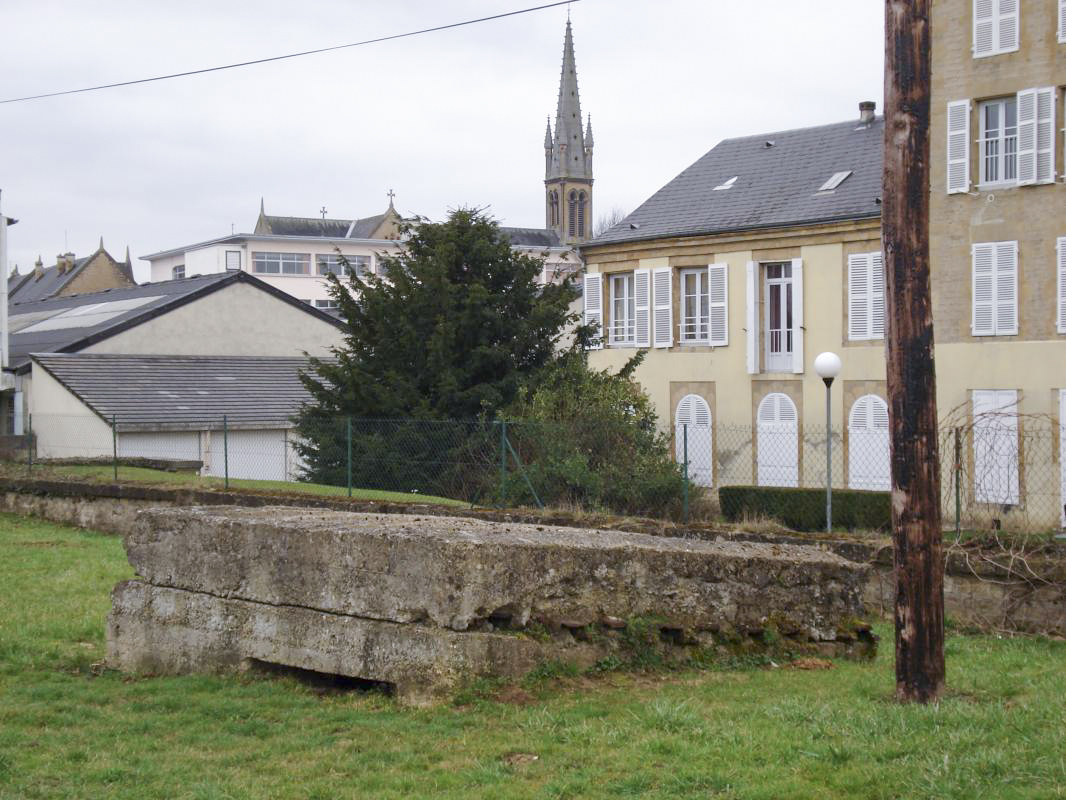 Ligne Maginot - ECLUSE DE TORCY - (Blockhaus pour arme infanterie) - Vers l'église de Torcy - R Tucker