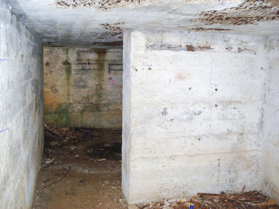 Ligne Maginot - CROIX PIOT (CM10/III/147°RIF) - (PC de Sous-Quartier) -  - R Tucker
