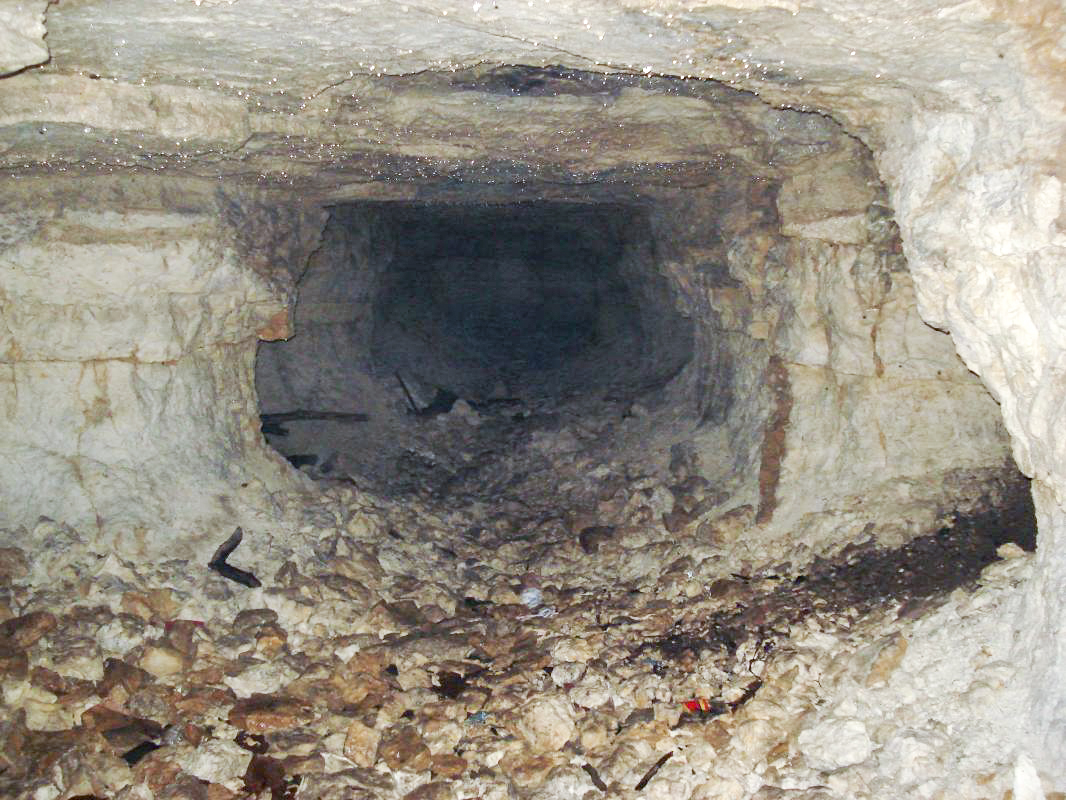 Ligne Maginot - FOND DAGOT (55° DI) - (PC de Secteur) - Réseau de galeries et de locaux inachevés  à l'arrière du PC - R Tucker