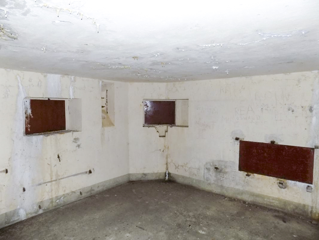 Ligne Maginot - MF10 - M - BOIS DE SAINT MENGES - (Poste GRM - Maison Forte) - Faces gauche et frontale - R Tucker