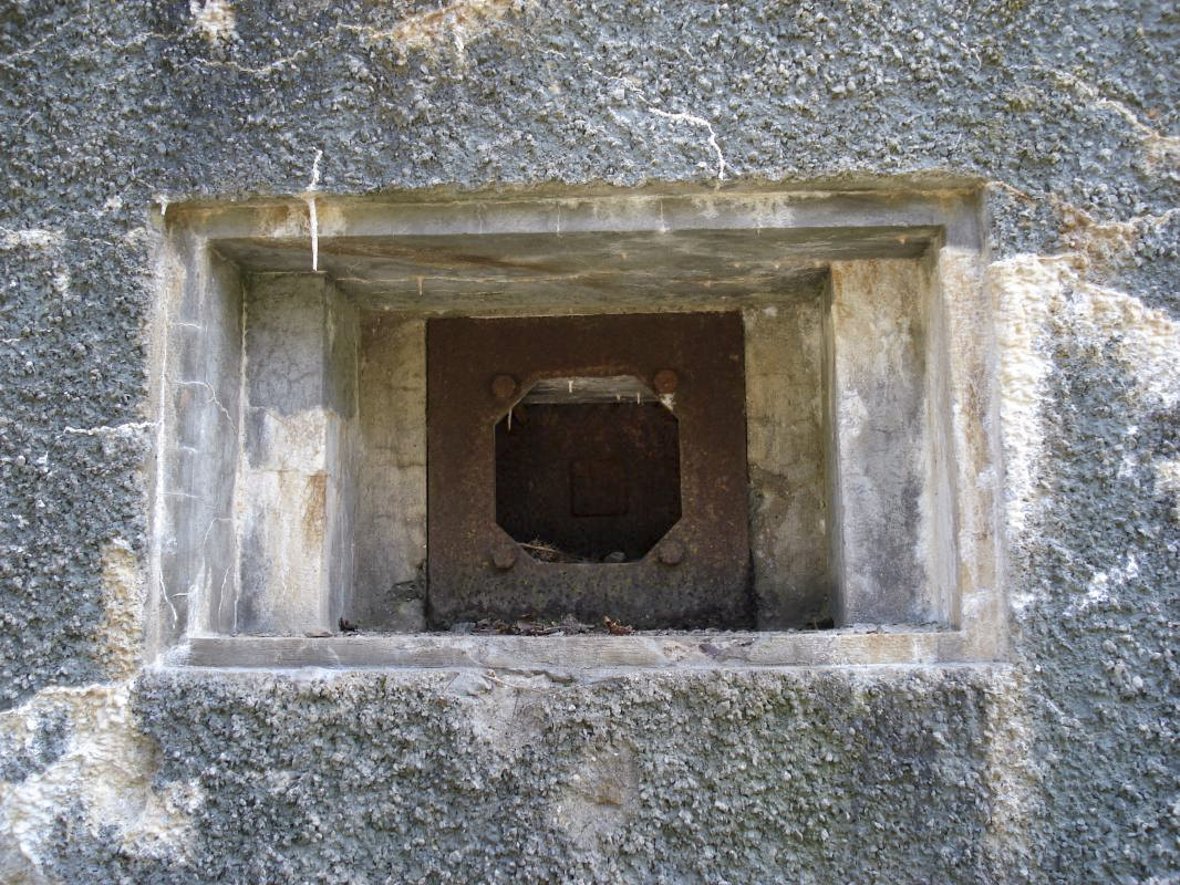 Ligne Maginot - MF14 - Q - BOUCHON DE LA GRENOUILLE - (Poste GRM - Maison Forte) - Créneau, face gauche - R Tucker