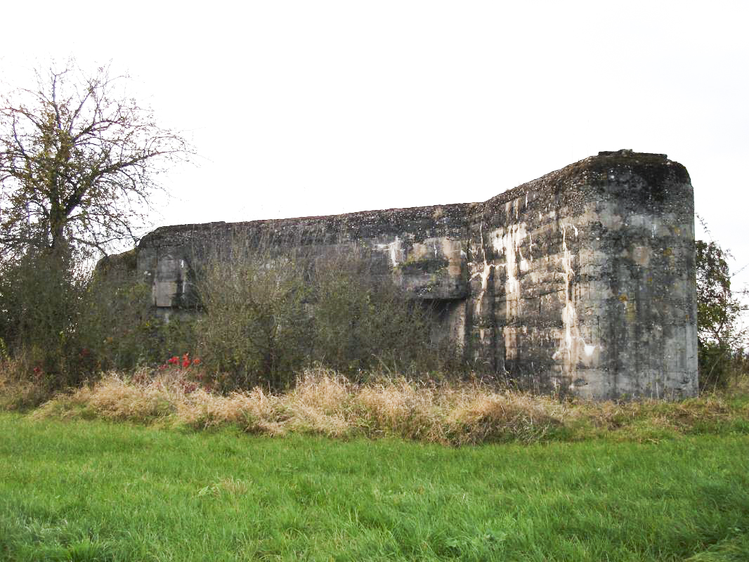Ligne Maginot - CEZF-27  - LA HALLE SOUS LES COTES - (Casemate d'infanterie - double) - Face sud est - R Tucker
