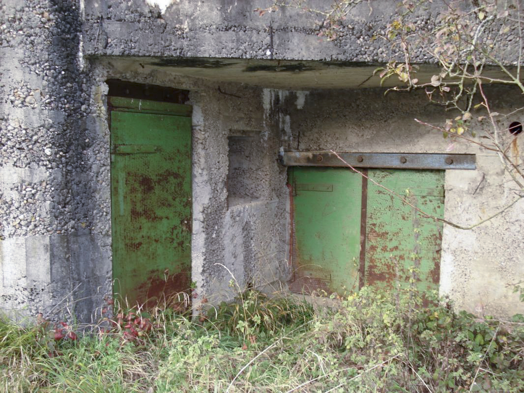 Ligne Maginot - CEZF-27  - LA HALLE SOUS LES COTES - (Casemate d'infanterie - double) - Les entrées - R Tucker