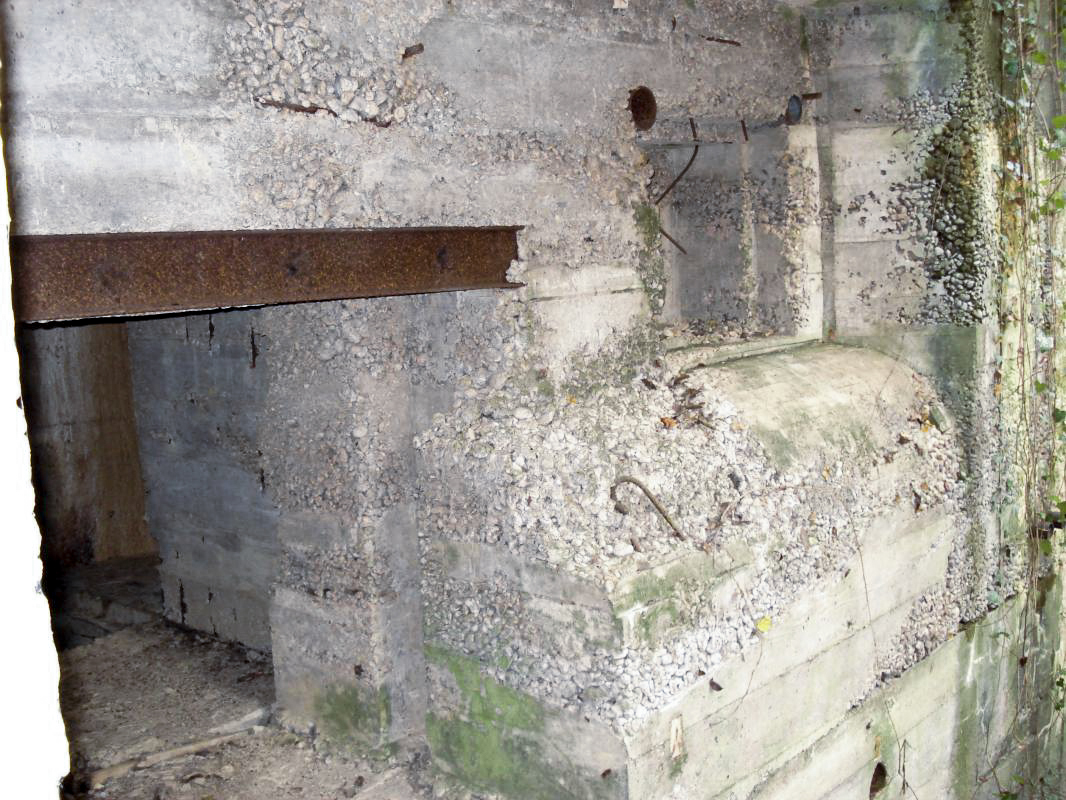 Ligne Maginot - CEZF-33  - LE DEFFOY - (Casemate d'infanterie - double) - L'entrée canon AC - R Tucker