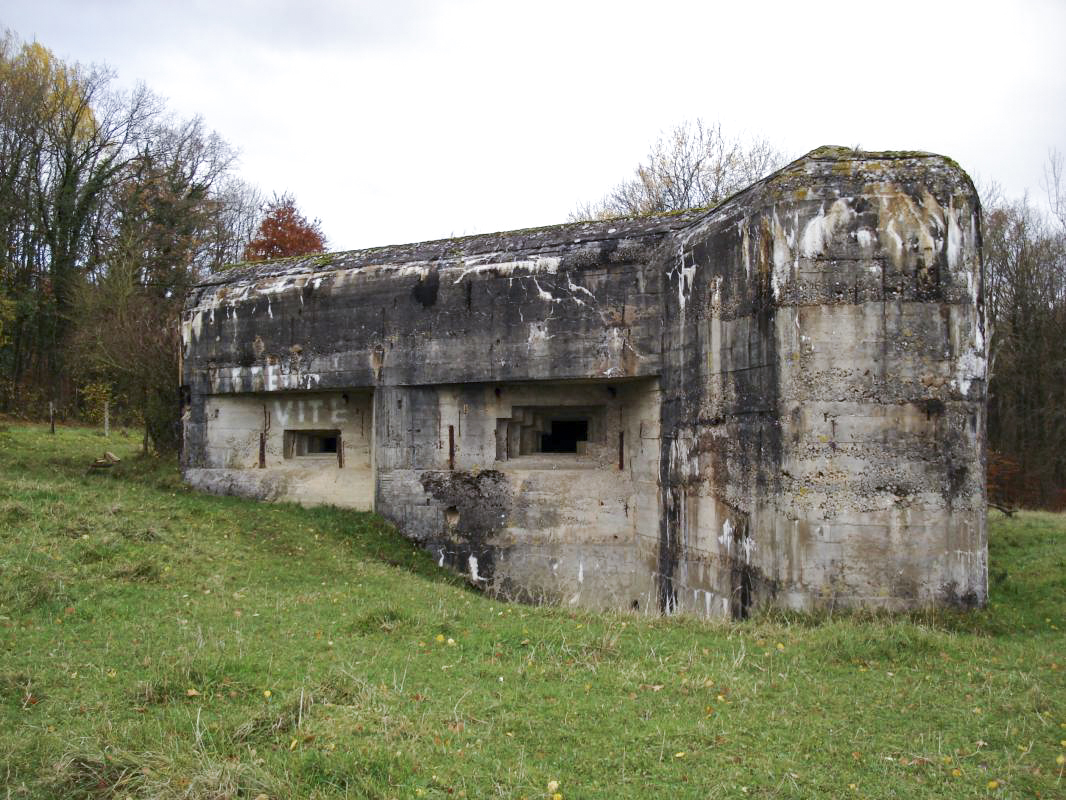 Ligne Maginot - CEZF-34  - LES TOURNILLONS - (Casemate d'infanterie - double) - Face est - R Tucker