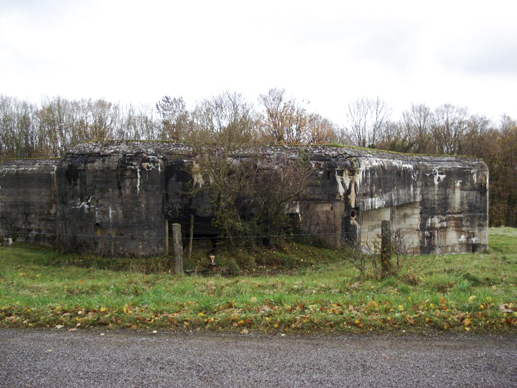 Ligne Maginot - CEZF-34  - LES TOURNILLONS - (Casemate d'infanterie - double) - L'arrière - R Tucker