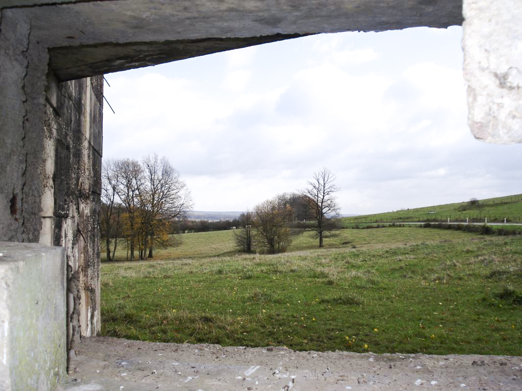 Ligne Maginot - CEZF-34  - LES TOURNILLONS - (Casemate d'infanterie - double) - Vue vers l'est - R Tucker