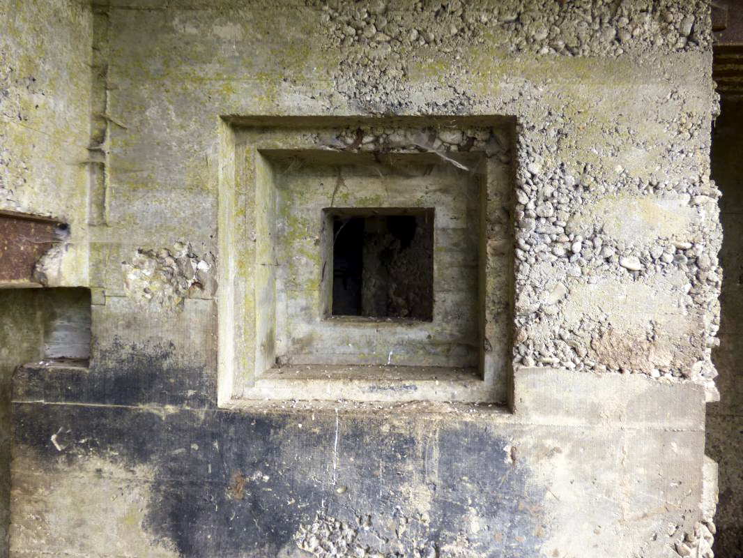 Ligne Maginot - CEZF-40 - FORET DE MANGIENNES - (Casemate d'infanterie) -  - JMBrams