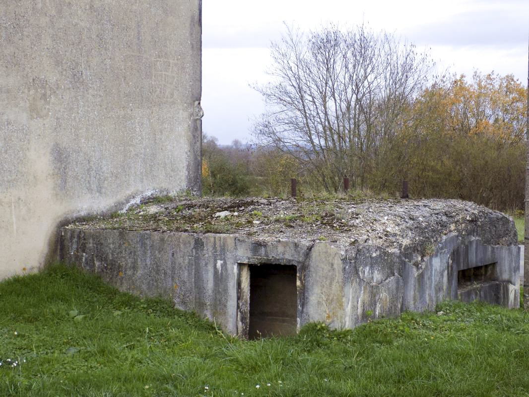 Ligne Maginot - R6 - AILLICOURT - (Blockhaus pour arme infanterie) -  - R Tucker