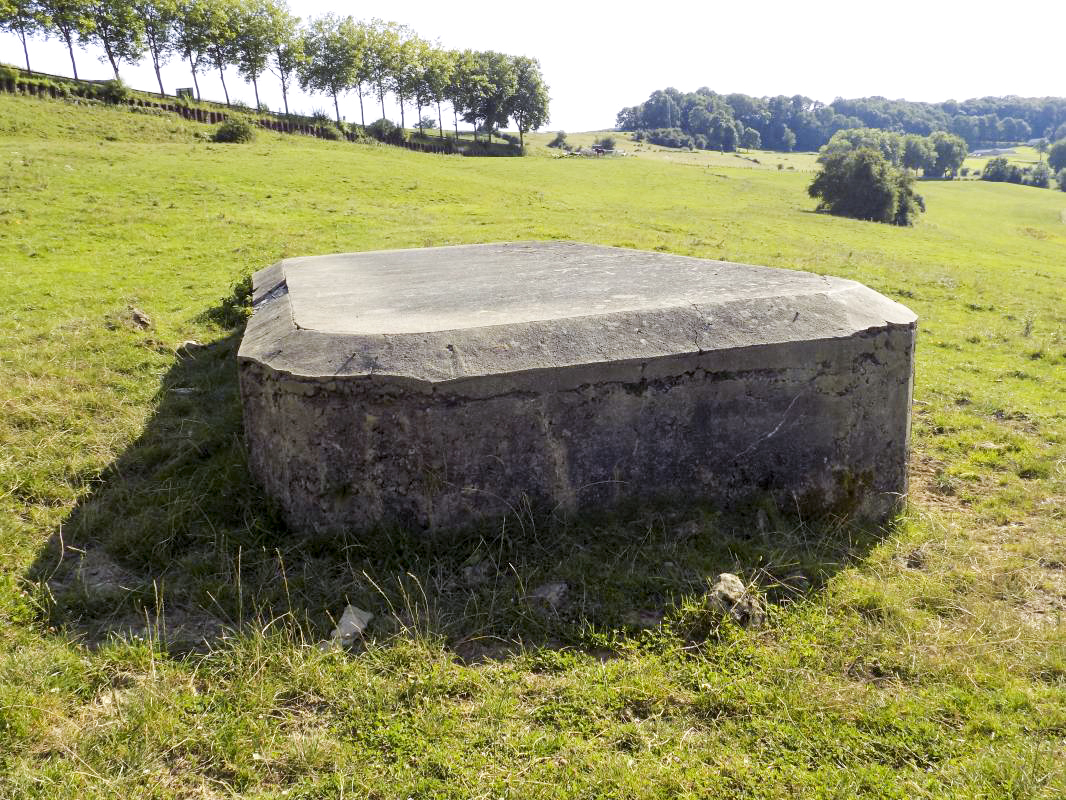 Ligne Maginot - 6 - BELLEVUE NORD - (Blockhaus pour arme infanterie) - Face droite - R Tucker