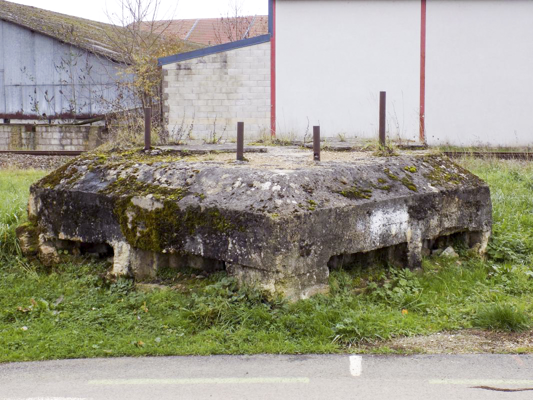 Ligne Maginot - R5 - REMILLY NORD - (Blockhaus pour arme infanterie) -  - R Tucker