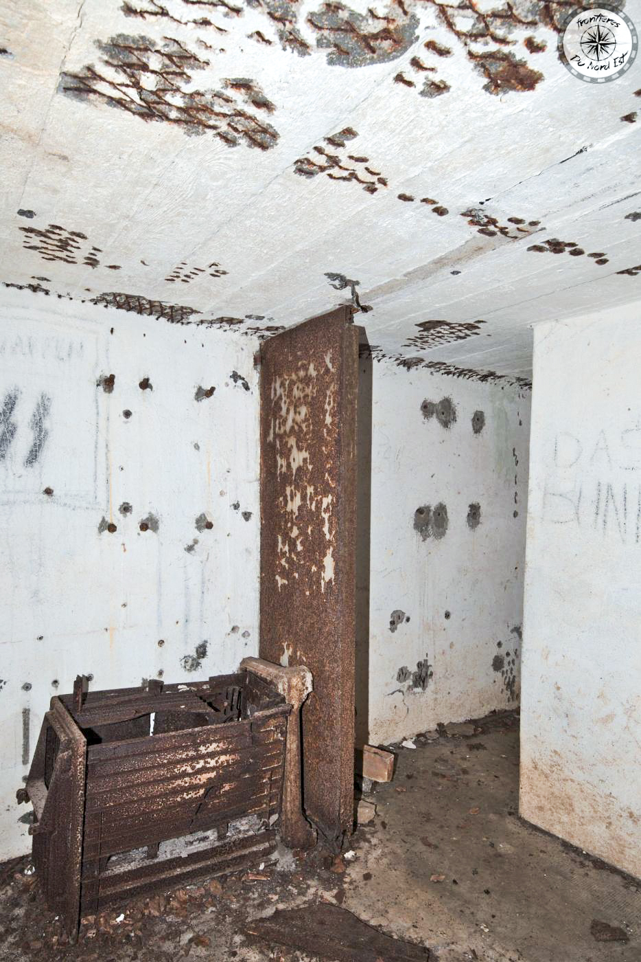 Ligne Maginot - BOIS DE LA COTE (169° RIF) - (PC de Sous-Secteur) - Le bâtiment abritant le central téléphonique du PC - Thierry Caland