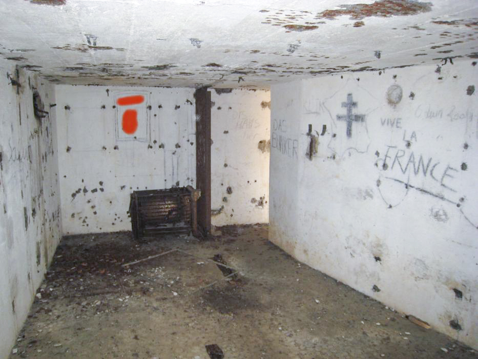 Ligne Maginot - BOIS DE LA COTE (169° RIF) - (PC de Sous-Secteur) - L'intérieur du central téléphonique - Pruzsina jerome