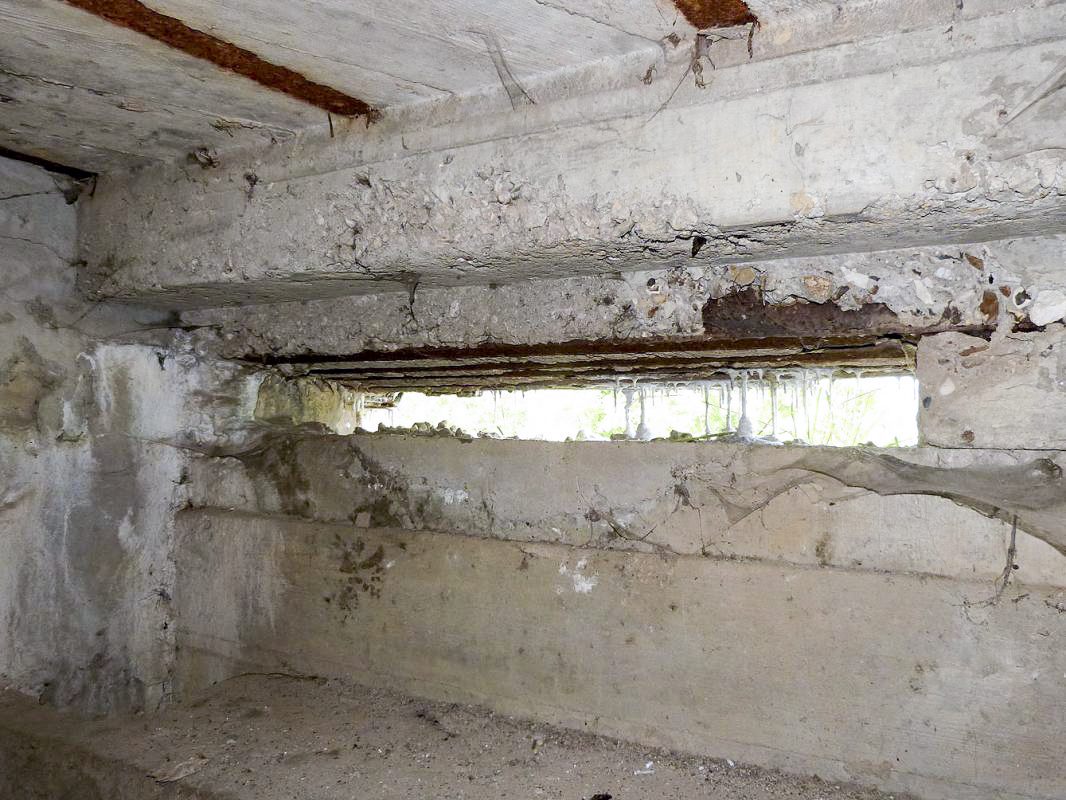 Ligne Maginot - 101 - PAQUIS DES CAILLES - (Blockhaus lourd type STG / STG-FCR - Double) - Le créneau observatoire vu de l'intérieur - JMBrams