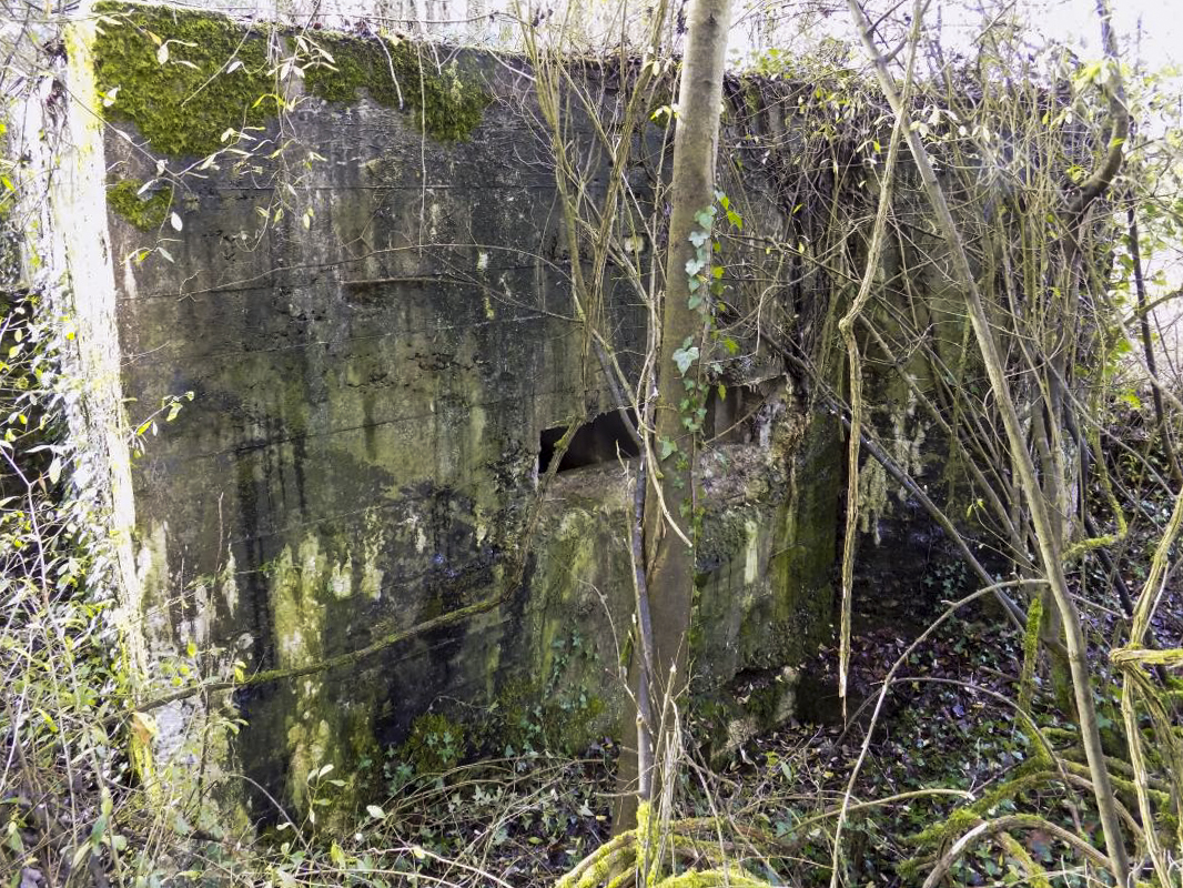 Ligne Maginot - 210 - PONT DE VILLETTE OUEST - (Blockhaus pour canon) - Face frontale, vers le pont du canal - R Tucker