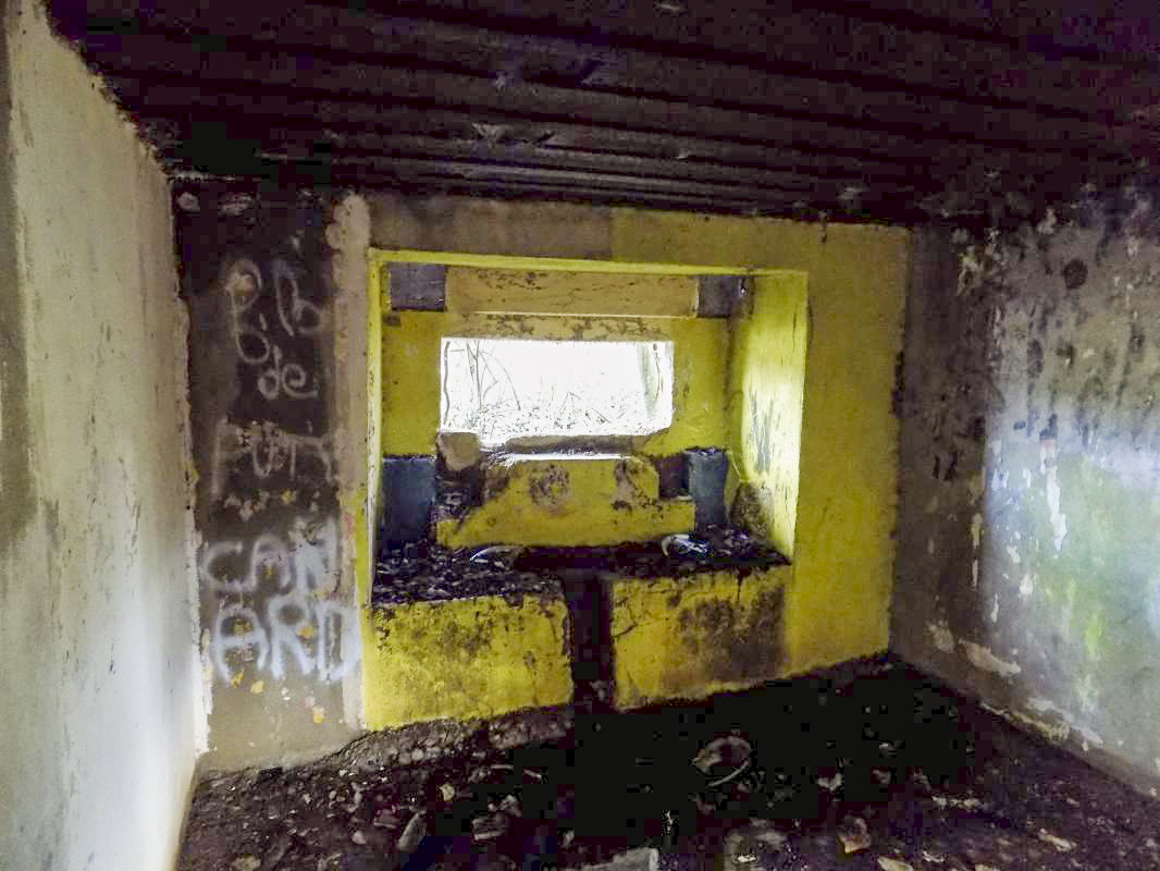 Ligne Maginot - 210 - PONT DE VILLETTE OUEST - (Blockhaus pour canon) - Créneau AC - R Tucker
