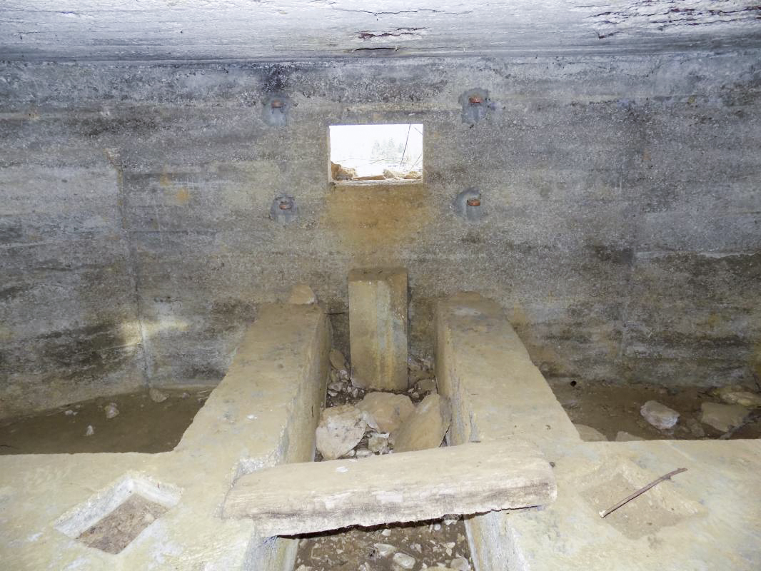 Ligne Maginot - F - LA MACHERE - (Blockhaus pour canon) - Créneau AC, face centrale - R Tucker