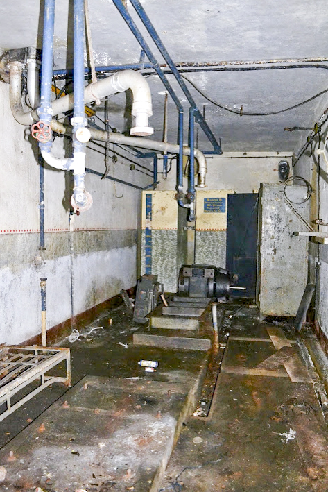 Ligne Maginot - HETTANGE GRANDE - X8 (QUARTIER ROUSSY - III/168°RIF) - (Abri) - L'usine électrique vidée de ses équipements - PAVEL Jan