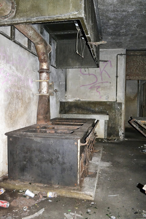 Ligne Maginot - HETTANGE GRANDE - X8 (QUARTIER ROUSSY - III/168°RIF) - (Abri) - La cuisine - PAVEL Jan