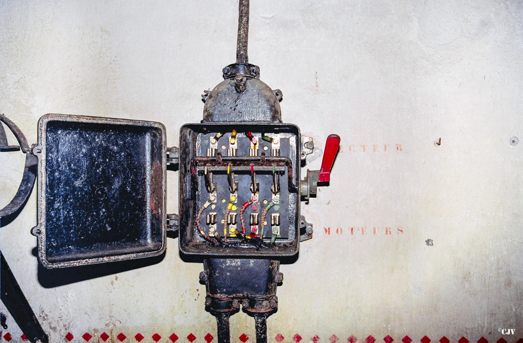 Ligne Maginot - HETTANGE GRANDE - X8 (QUARTIER ROUSSY - III/168°RIF) - (Abri) -  - Lia VERMEULEN