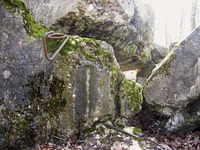 Ligne Maginot - MEISTERBUSCH SUD - (Blockhaus pour arme infanterie) - Les restes du créneau - Christian LENHARD