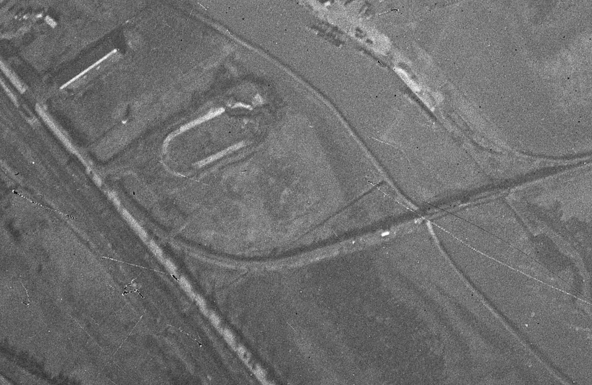 Ligne Maginot - VELODROME - (Blockhaus pour arme infanterie) - L'ancien vélodrome est bien visible sur cette photo de 1940. Le bloc était construit dans la structure de celui-ci. - IGN