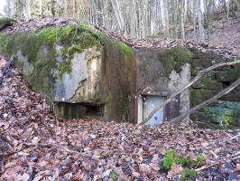 Ligne Maginot - FROHMUHL SUD - (Blockhaus pour arme infanterie) - L'entrée et le créneau FM.