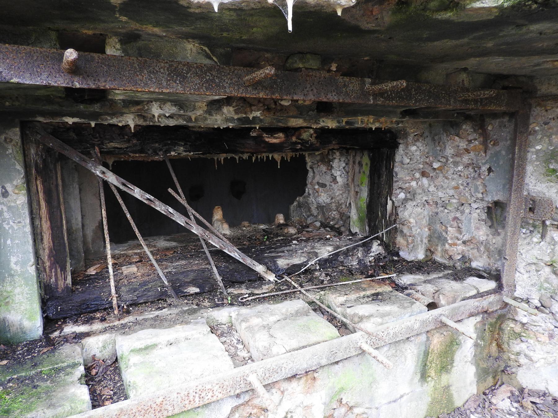 Ligne Maginot - BB24 - (Blockhaus pour canon) - L'embrasure du canon anti-char. - STENGER Mathieu