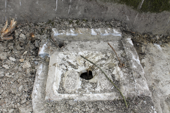 Ligne Maginot - BARRAGE 4 - (Blockhaus pour arme infanterie) - WC chimique - Christian LENHARD
