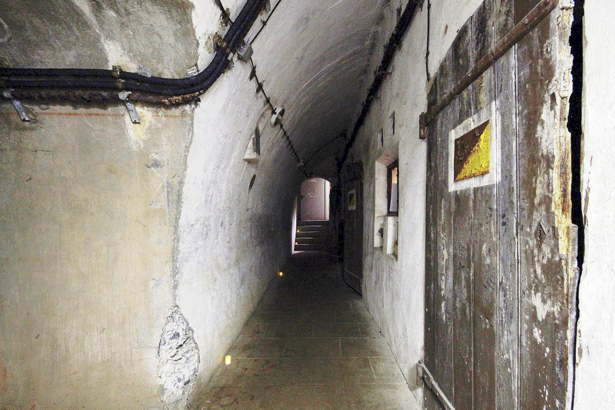 Ligne Maginot - VULMIS OU VULMIX - (Position d'artillerie préparée) - Couloir du magasin - Michel & Philippe ZIMMER