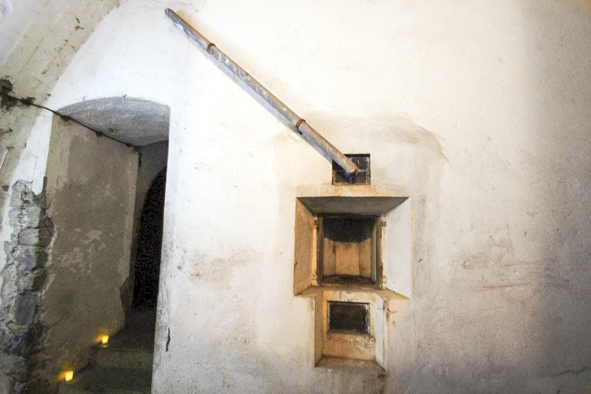 Ligne Maginot - VULMIS OU VULMIX - (Position d'artillerie préparée) - Couloir du magasin avec une niche pour une lampe - Michel & Philippe ZIMMER