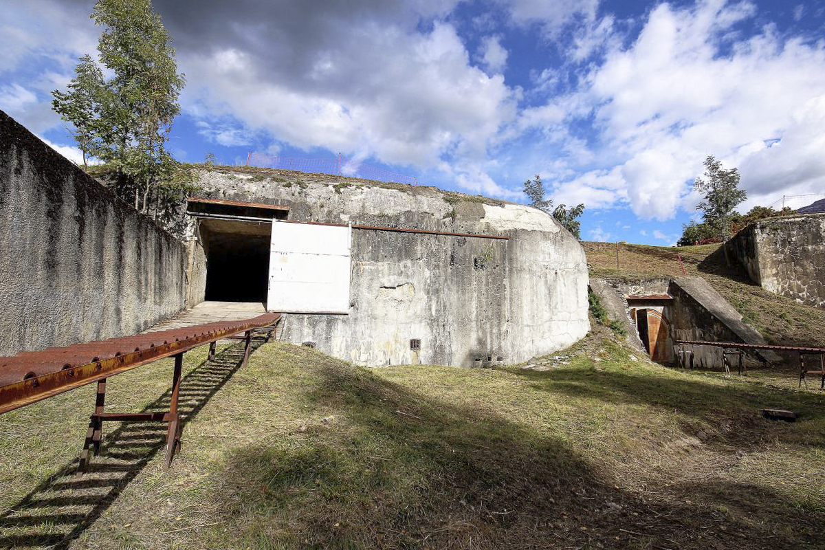 Ligne Maginot - VULMIS OU VULMIX - (Position d'artillerie préparée) - Entrée de la casemate 3 - Michel & Philippe ZIMMER