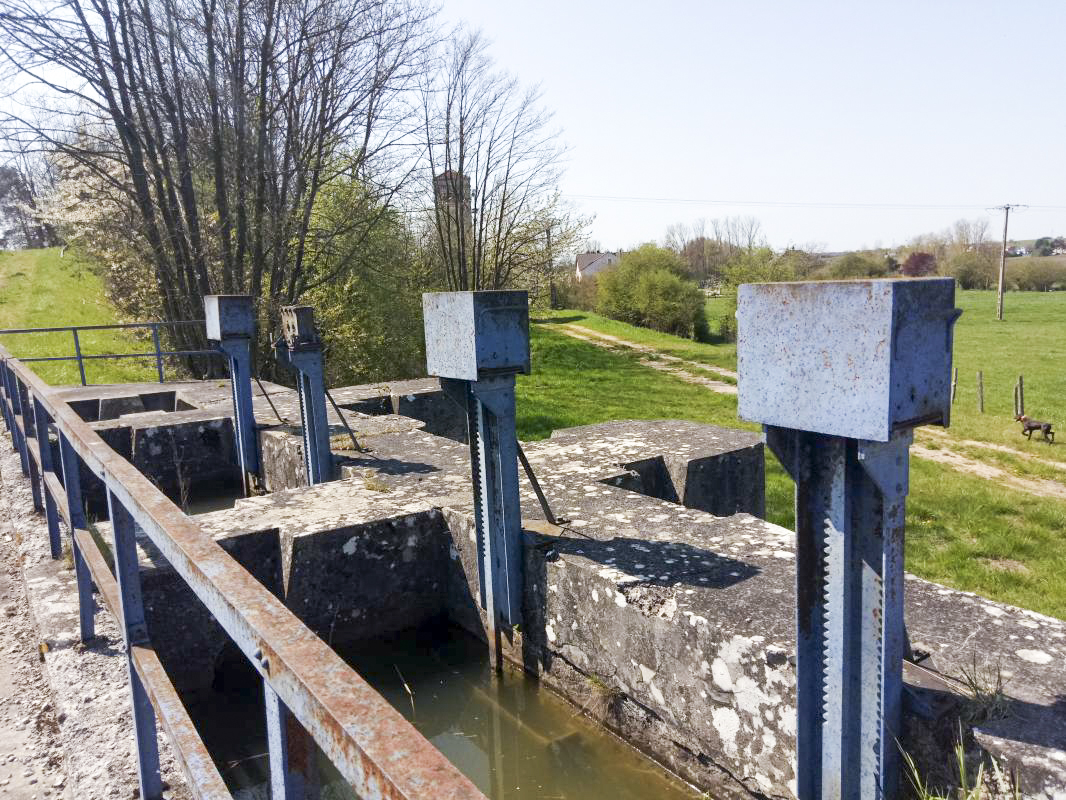Ligne Maginot - DIGUE DE SARRALBE (VANNES DE VIDANGE) - (Inondation défensive) - Les commandes de vanne - Jin Jac