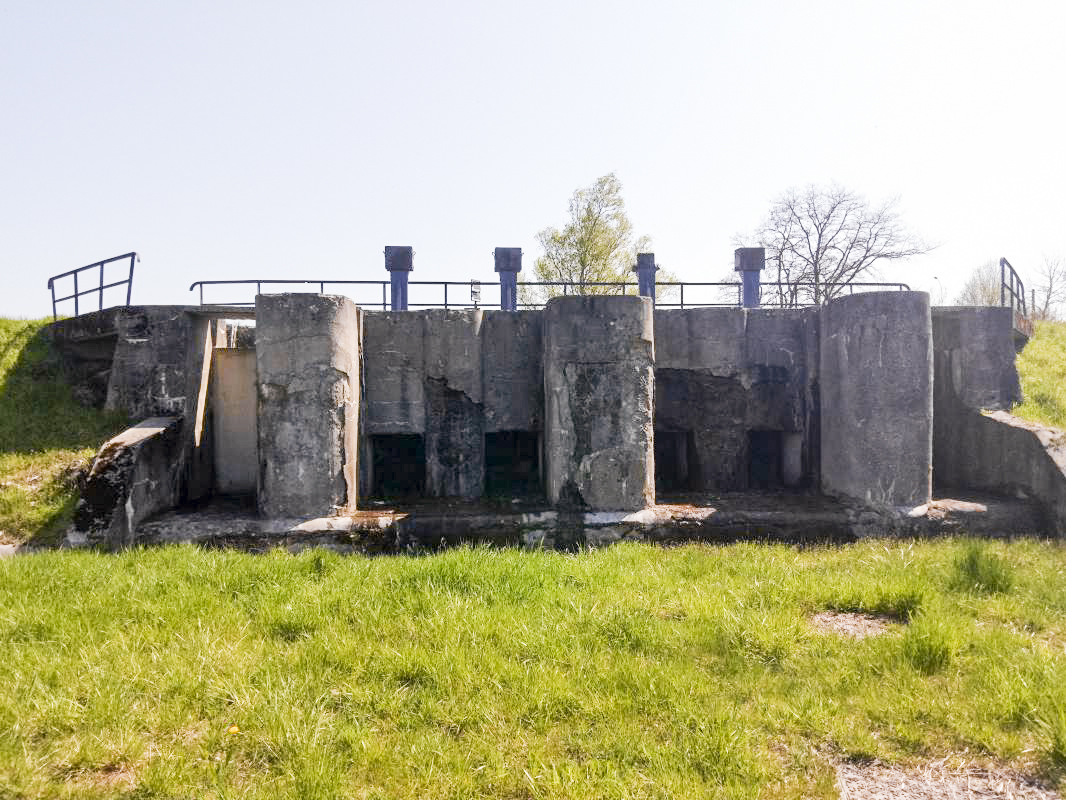 Ligne Maginot - DIGUE DE SARRALBE (VANNES DE VIDANGE) - (Inondation défensive) - La face inondable - Jin Jac